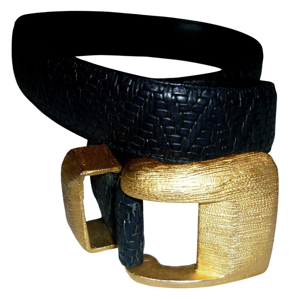 Carlisle Womens Black Textured Leather Belt Gold Tone Buckle Size Small 1697